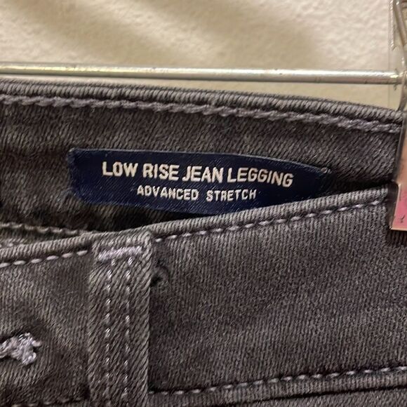 HOLLISTER woman’s Low Rise Jean Leggings in black - Picture 8 of 13